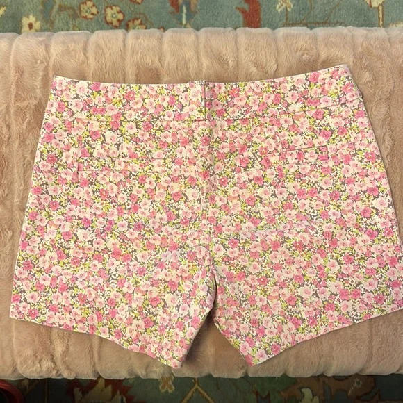 🇺🇸2 for $20🇺🇸 EUC J Crew Factory size 6 side zip floral shorts - Picture 2 of 9
